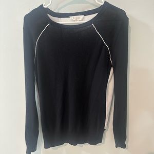 Two by Vince Camuto sweater/shirt 🖤
